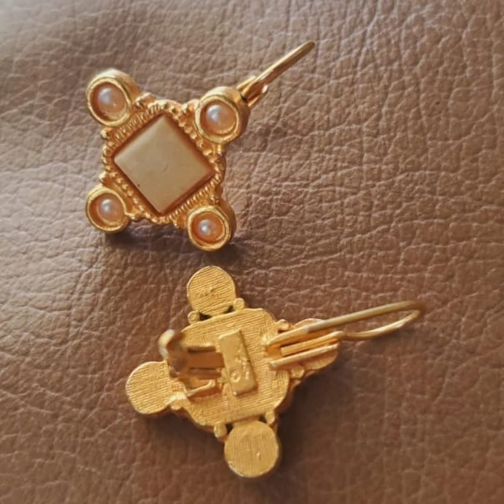 Gold Tone Fashion Earrings. Pearl Studded Signed Drop SlingBack Earrings . 🌴